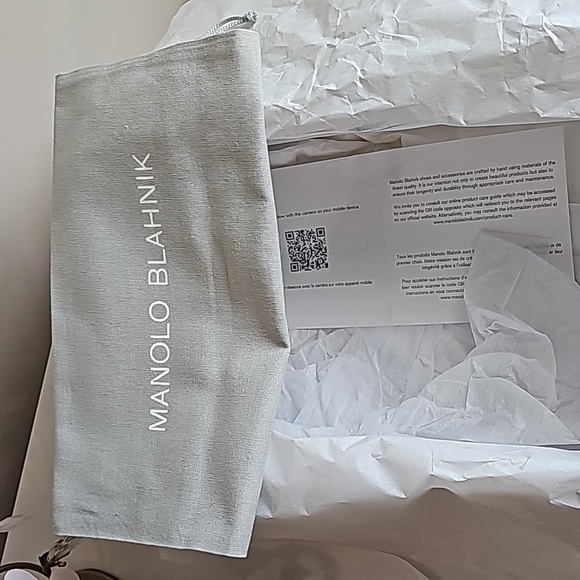 Manolo Blahnik Campari Patent Mary Jane Pumps - Picture 10 of 11